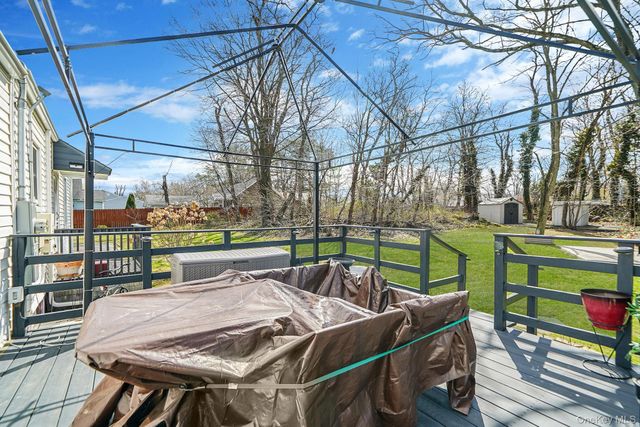 8 Evergreen Avenue, Brentwood, NY 11717