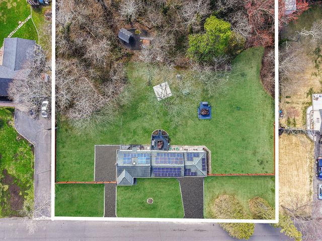 8 Evergreen Avenue, Brentwood, NY 11717