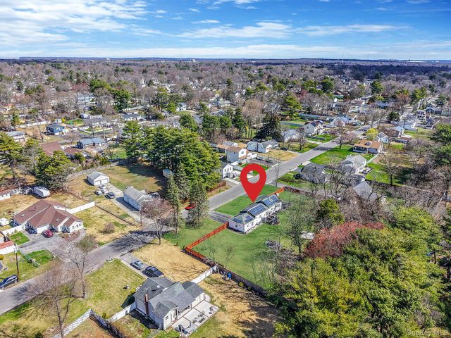8 Evergreen Avenue, Brentwood, NY 11717