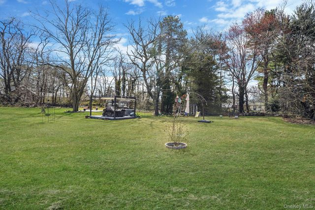 8 Evergreen Avenue, Brentwood, NY 11717