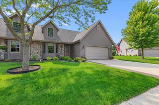 W203N16129 Pin Oak CIRCLE, Jackson, WI 53037