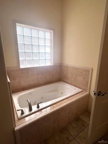 2102 Stonegate Drive, Harlingen, TX 78552