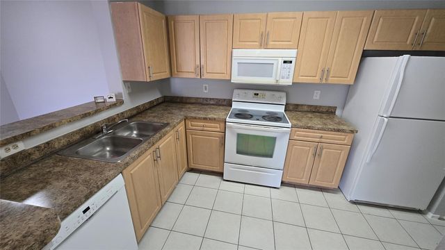 11205 W Atlantic Boulevard 305, Coral Springs, FL 33071