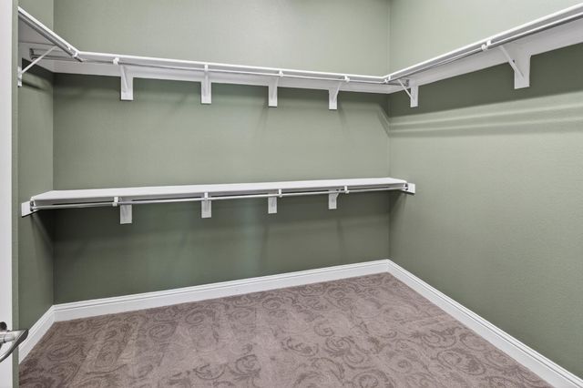 2056 Arlington Dr, Roseville, CA 95747