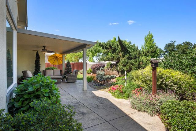 2056 Arlington Dr, Roseville, CA 95747