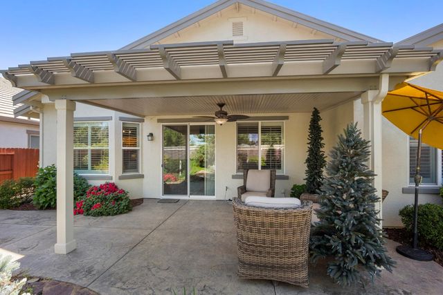 2056 Arlington Dr, Roseville, CA 95747