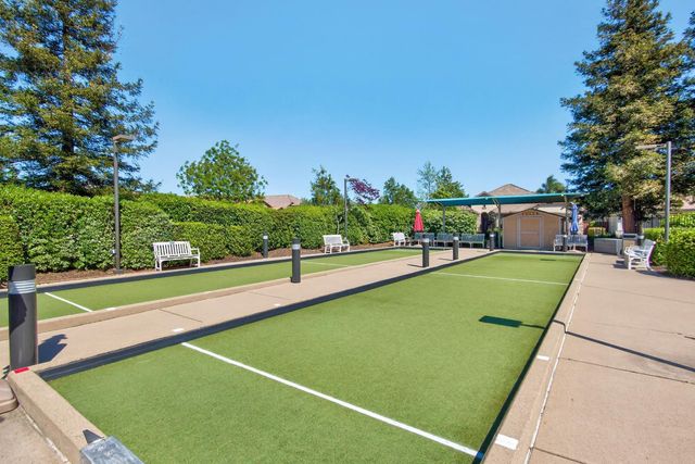 2056 Arlington Dr, Roseville, CA 95747