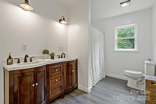 2526 Hankins Road, Marion, NC 28752
