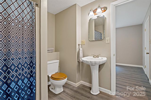 2526 Hankins Road, Marion, NC 28752