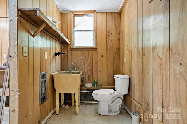 2526 Hankins Road, Marion, NC 28752