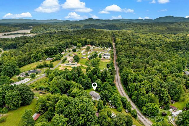 2526 Hankins Road, Marion, NC 28752