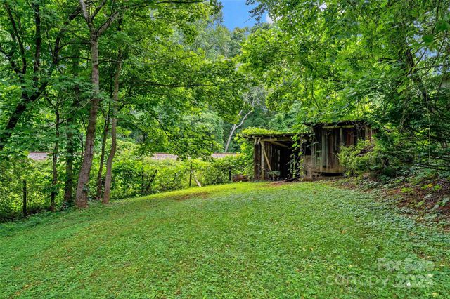 2526 Hankins Road, Marion, NC 28752