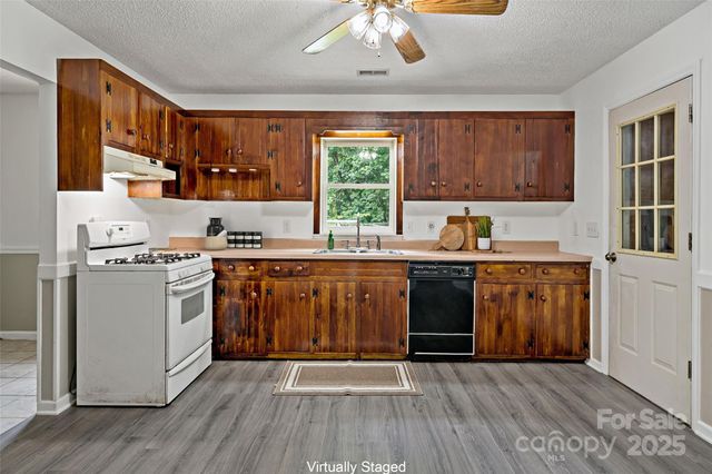 2526 Hankins Road, Marion, NC 28752
