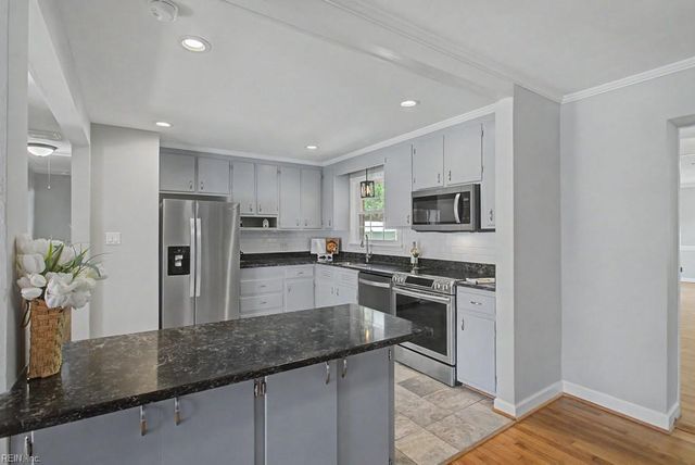 106 Crandol DR, Yorktown, VA 23693