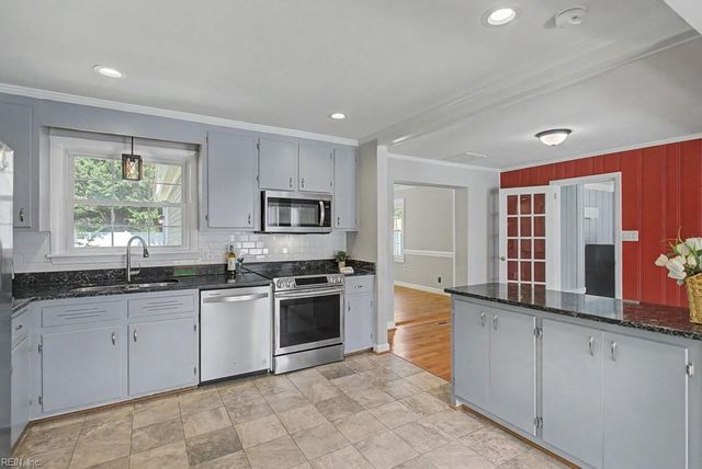 106 Crandol DR, Yorktown, VA 23693