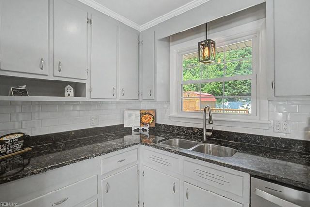106 Crandol DR, Yorktown, VA 23693