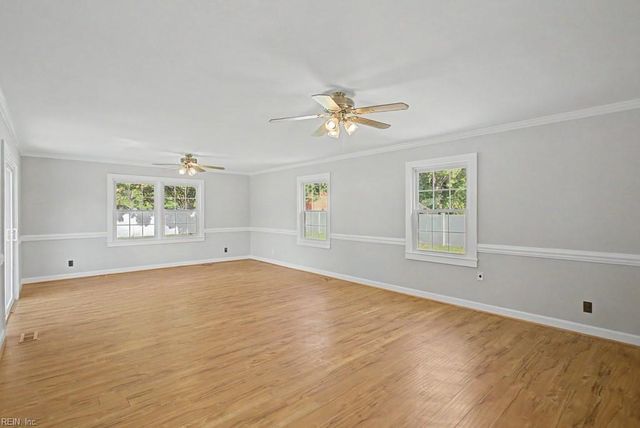 106 Crandol DR, Yorktown, VA 23693