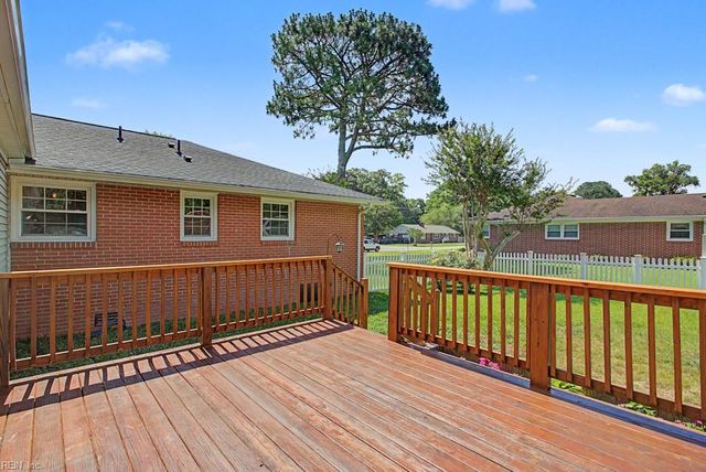 106 Crandol DR, Yorktown, VA 23693