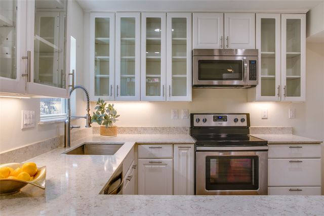 3307 San Jacinto Street, Dallas, TX 75204