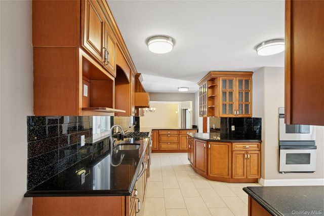 549 Woodbury Road, Cold Spring Harbor, NY 11724