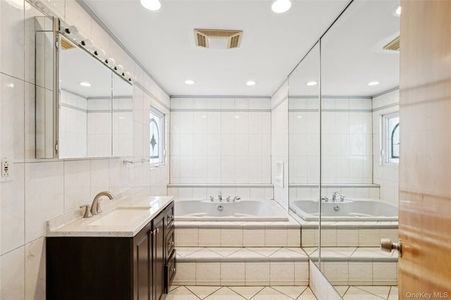 549 Woodbury Road, Cold Spring Harbor, NY 11724