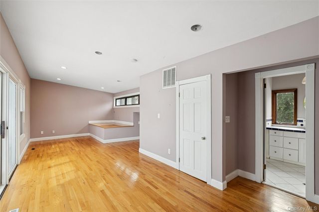 549 Woodbury Road, Cold Spring Harbor, NY 11724