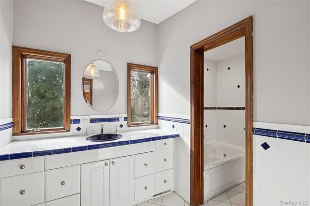 549 Woodbury Road, Cold Spring Harbor, NY 11724