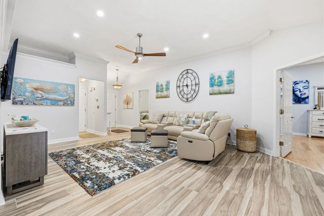 950 Cayman Ct., Myrtle Beach, SC 29577