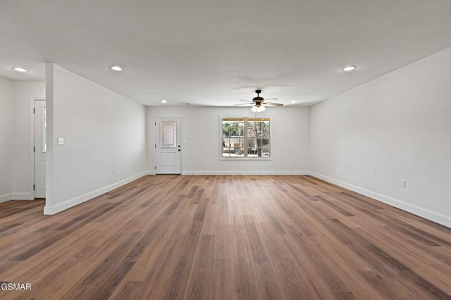 281 Cross Over Rd Road, Sevierville, TN 37876