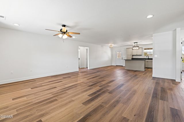 281 Cross Over Rd Road, Sevierville, TN 37876