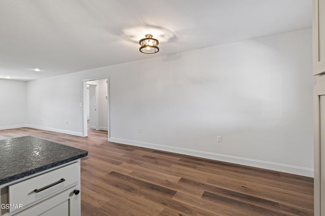 281 Cross Over Rd Road, Sevierville, TN 37876