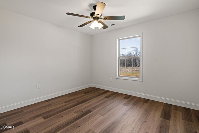 281 Cross Over Rd Road, Sevierville, TN 37876