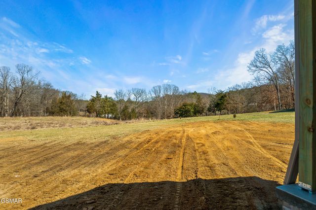 281 Cross Over Rd Road, Sevierville, TN 37876