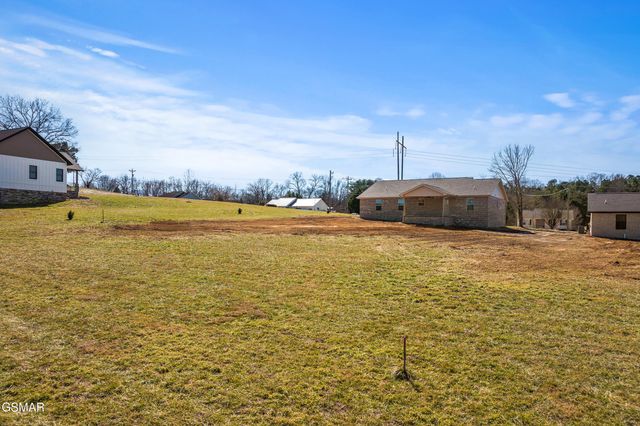 281 Cross Over Rd Road, Sevierville, TN 37876