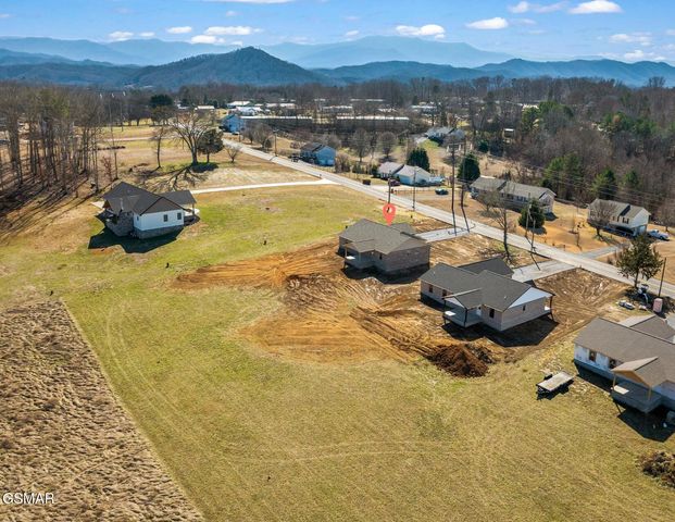 281 Cross Over Rd Road, Sevierville, TN 37876