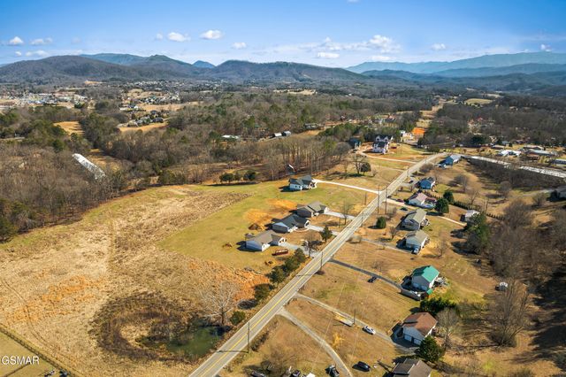 281 Cross Over Rd Road, Sevierville, TN 37876