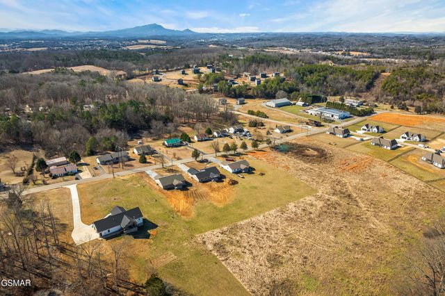 281 Cross Over Rd Road, Sevierville, TN 37876