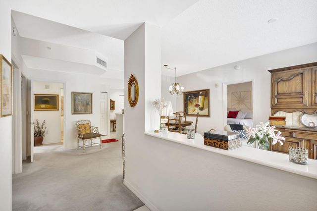 2915 Tuscany Court 102, Palm Beach Gardens, FL 33410