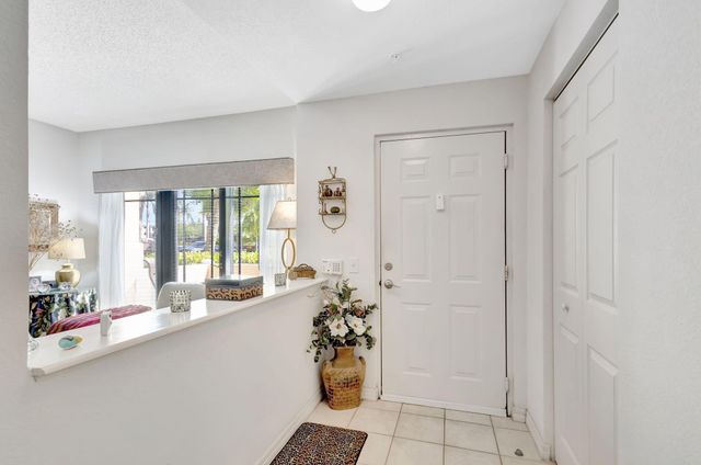 2915 Tuscany Court 102, Palm Beach Gardens, FL 33410