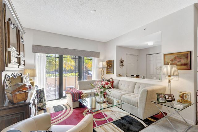 2915 Tuscany Court 102, Palm Beach Gardens, FL 33410