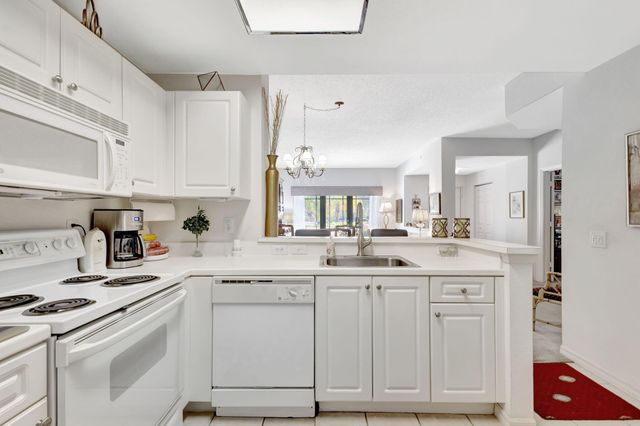 2915 Tuscany Court 102, Palm Beach Gardens, FL 33410