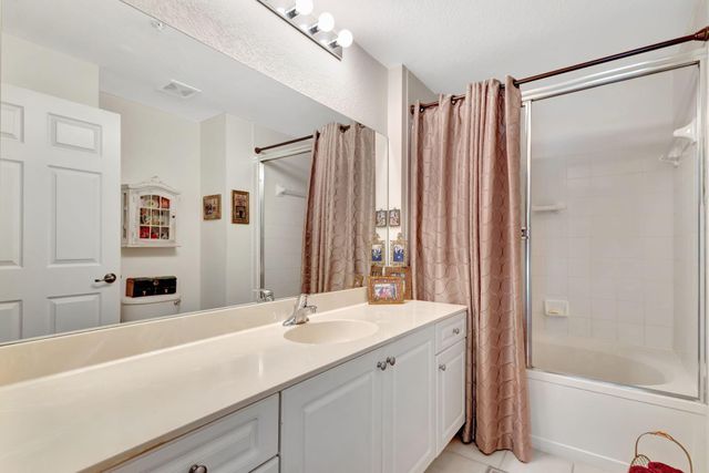 2915 Tuscany Court 102, Palm Beach Gardens, FL 33410