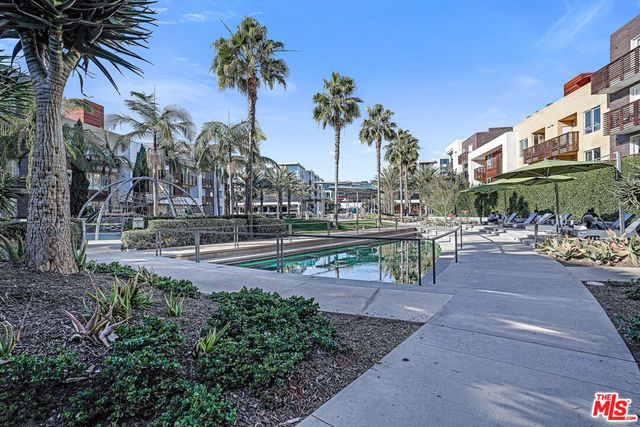 5827 Meadowlark Place 3, Playa Vista, CA 90094