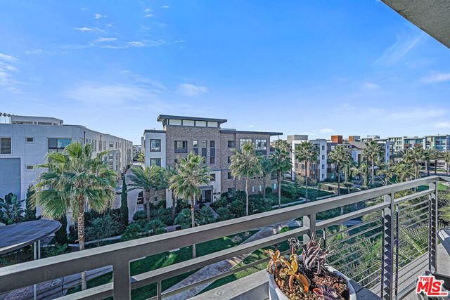 5827 Meadowlark Place 3, Playa Vista, CA 90094