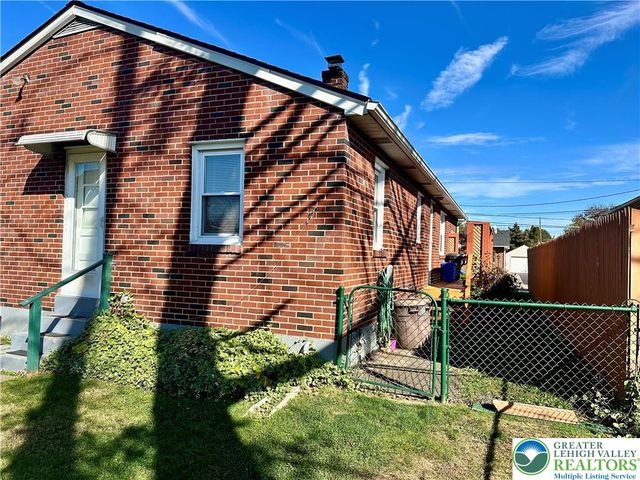 2011 Mary Street, Bethlehem City, PA 18017