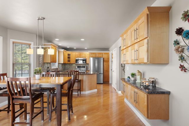 3204 Clairborne Crossing, Valparaiso, IN 46385