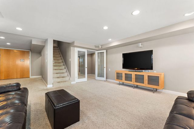 3204 Clairborne Crossing, Valparaiso, IN 46385