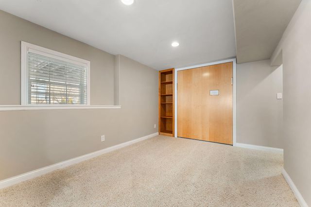 3204 Clairborne Crossing, Valparaiso, IN 46385