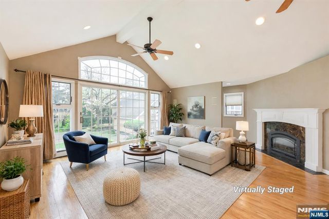 520 Hamilton Avenue, Hasbrouck Heights, NJ 07604