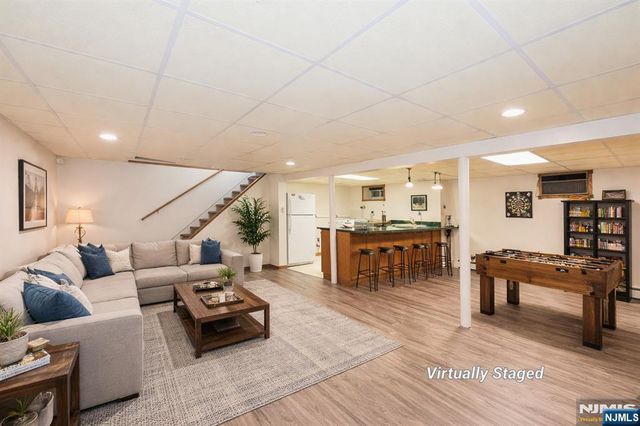 520 Hamilton Avenue, Hasbrouck Heights, NJ 07604